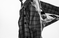 黑白西装男孩写真,一位男孩的写真故事