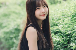 壁纸图片2025最新款女,AI打造个性化美女壁纸，解锁你的专属魅力时刻”