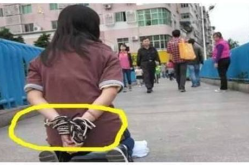 美女反绑跪地,“揭开美女反绑跪地事件的真相与争议”